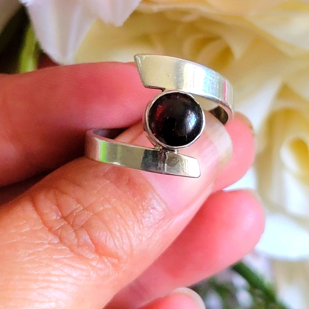 Handmade 925 sterling silver & carnelian ring size 8.5